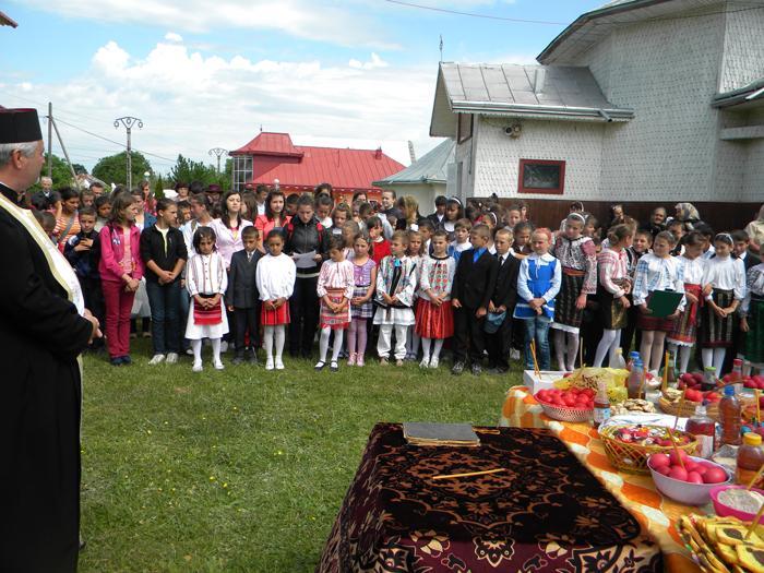 Copiii prezenţi la comemorare