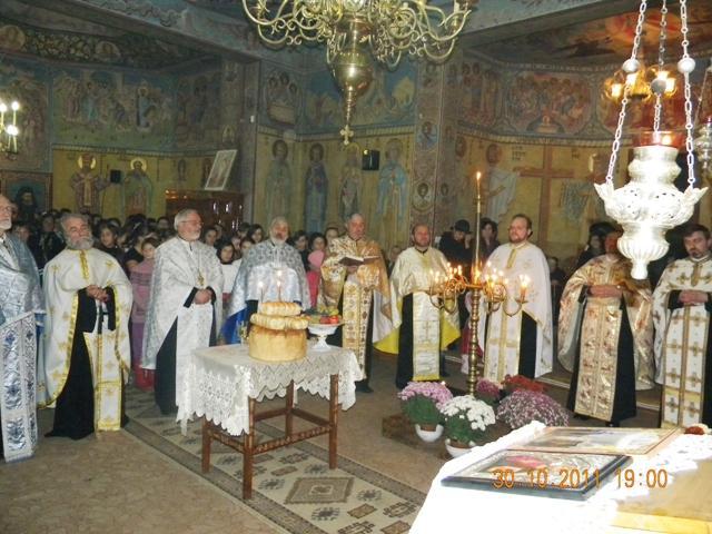 In altar la slujba de multumire 2
